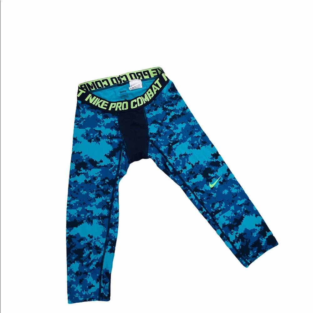 Nike pro combat cropped dri fit leggings